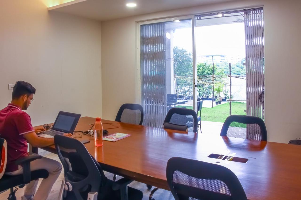 بيت شباب Urban Nomads Pune Riverside Colive Cowork المظهر الخارجي الصورة