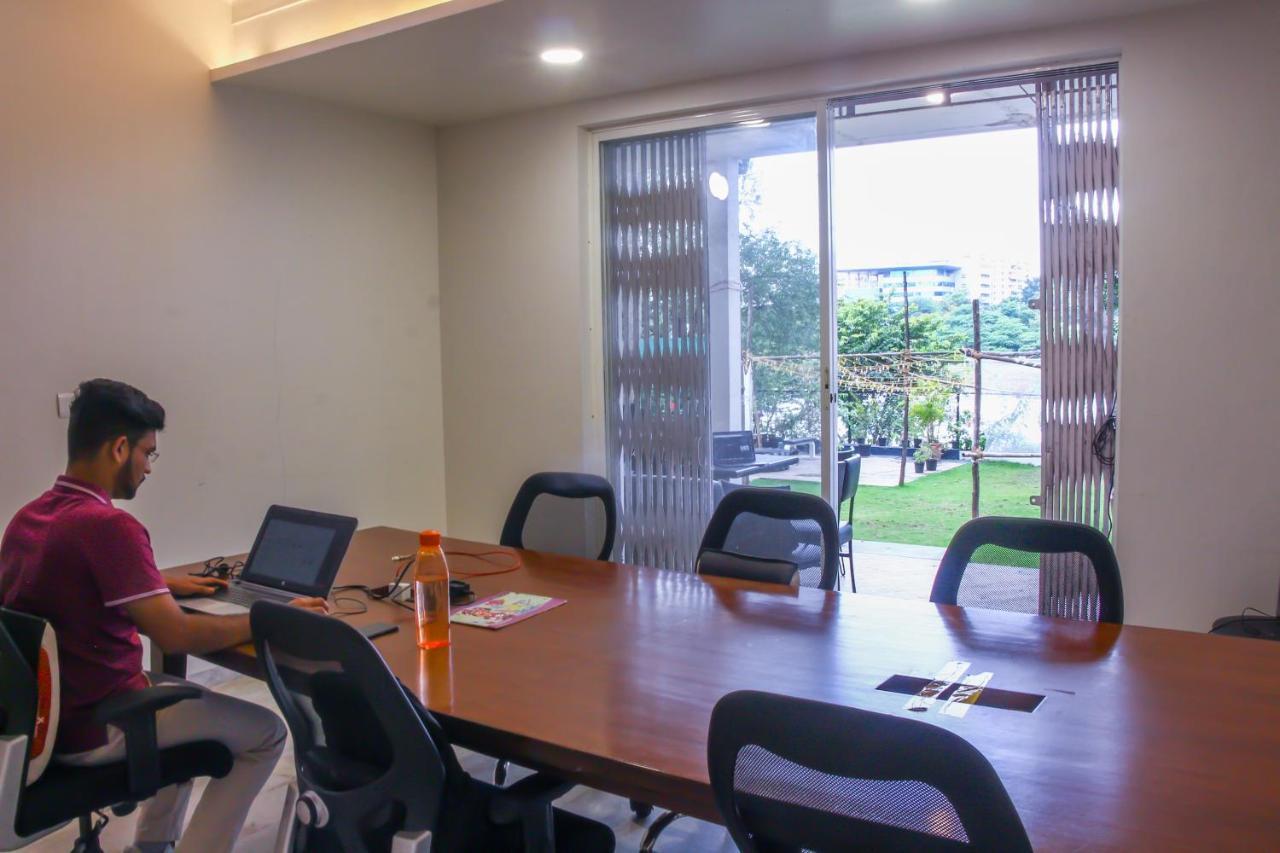 بيت شباب Urban Nomads Pune Riverside Colive Cowork المظهر الخارجي الصورة